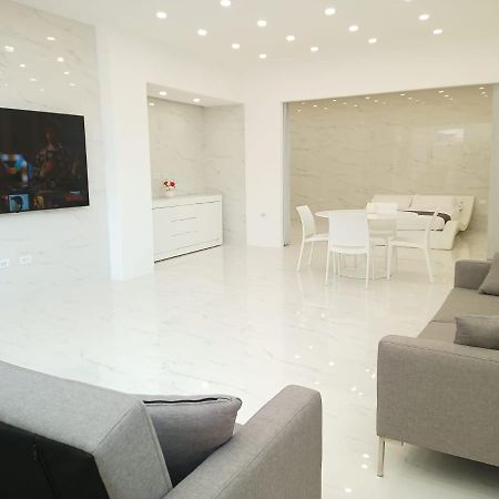 Elegant basement Suite Orosei Extérieur photo