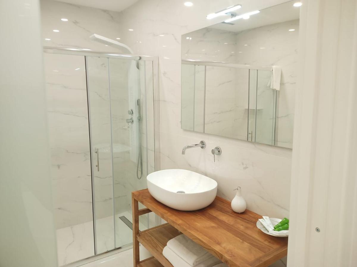 Elegant basement Suite Orosei Extérieur photo