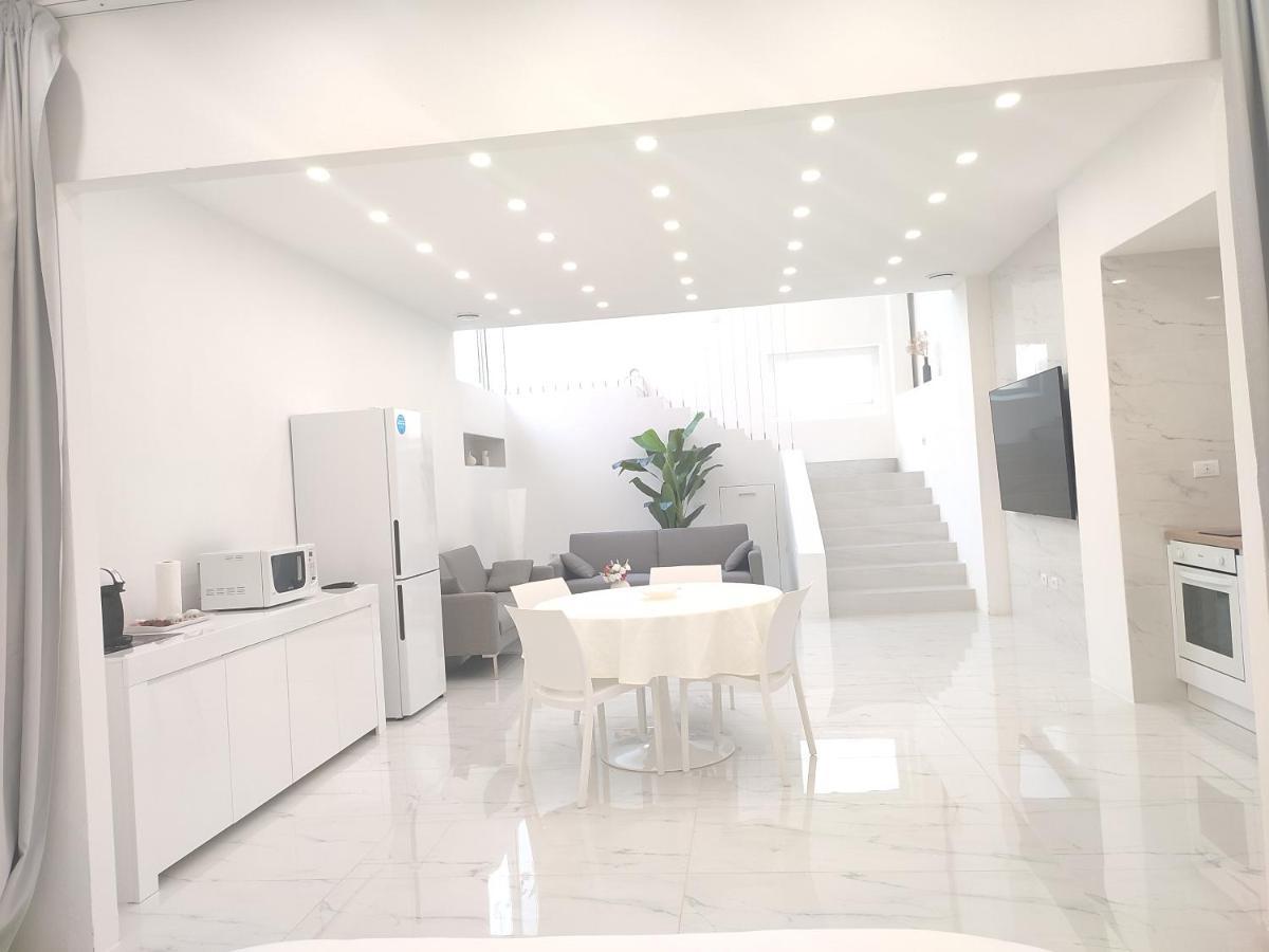 Elegant basement Suite Orosei Extérieur photo